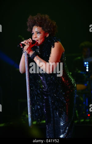 Macy Gray effectue lors de son 14e anniversaire - "sur la façon dont la vie est' au Casino Miami Jai Alai En vedette : Macy Gray Où : Miami, Florida, United States Quand : 31 déc 2013 Banque D'Images