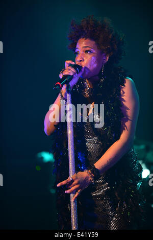 Macy Gray effectue lors de son 14e anniversaire - "sur la façon dont la vie est' au Casino Miami Jai Alai En vedette : Macy Gray Où : Miami, Florida, United States Quand : 31 déc 2013 Banque D'Images