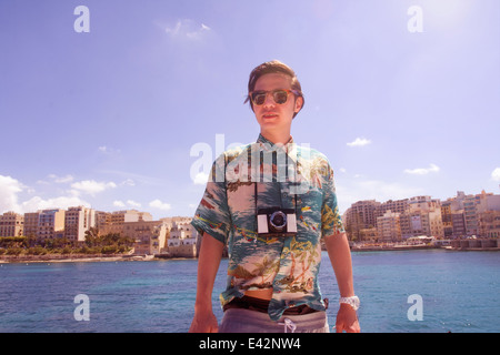 Portrait d'un homme avec un appareil photo, Ta' Xbiex harbour, Gzira, Malte Banque D'Images