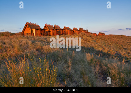 Vue extérieure de Xaus Lodge au Kgalagadi Transfrontier Park, Kalahari, Afrique du Sud, l'Afrique Banque D'Images