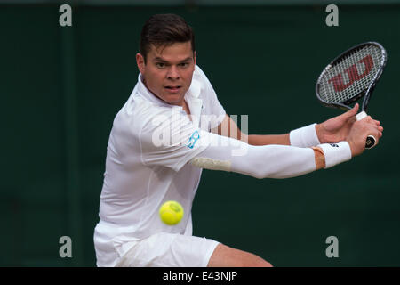 Londres, Royaume-Uni. 07 juillet, 2014. Jour 9 championnats de Wimbledon Milos Raonic du Canada en action contre Nick Kyrgios de l'Australie au cours des neuf jours du quart de finale - match au tennis de Wimbledon à l'All England Lawn Tennis Club à Londres, Royaume-Uni : Action Crédit Plus Sport/Alamy Live News Banque D'Images