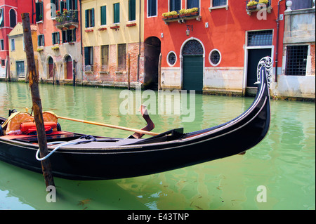 Gondola close up dans les canaux de Venise, Italie Banque D'Images