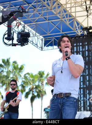 Joe Nichols en prestation au Kiss Pays Chili Cook Off à Pembroke Pines avec : Joe Nichols Où : Pembroke Pines, Florida, United States Quand : 26 Jan 2014 Banque D'Images