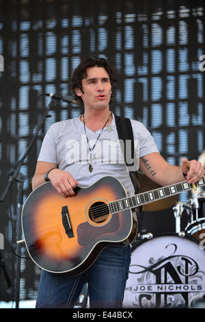 Joe Nichols en prestation au Kiss Pays Chili Cook Off à Pembroke Pines avec : Joe Nichols Où : Pembroke Pines, Florida, United States Quand : 26 Jan 2014 Banque D'Images