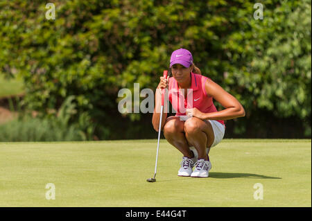 Denham, Londres, Royaume-Uni, 2 juillet 2014. Les fournisseurs d'HANDA Ladies European Masters 2014 Pro-Am - journée au Buckinghamshire golf club. Une journée pour les entreprises et les partenaires de célébrité pour jouer aux côtés de professionnels de l'avant de l'événement principal le jour suivant. Sur la photo : Cheyenne Woods (USA). Crédit : Stephen Chung/Alamy Live News Banque D'Images