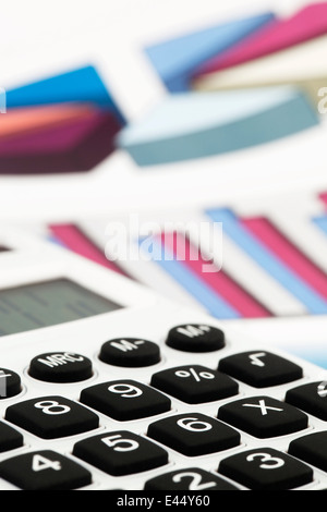 Une calculatrice et diverses statistiques lors du calcul du bilan, les revenus et les bénéfices.