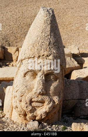 Tête en pierre d'Héraclès, terrasse ouest, tombe d'Antiochus, le Mont Nemrut, Nemrut Dagi, province d'Adiyaman Banque D'Images