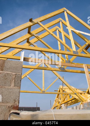 L bâtiment maison, la construction de fermes de toit, toit en position fixe Banque D'Images