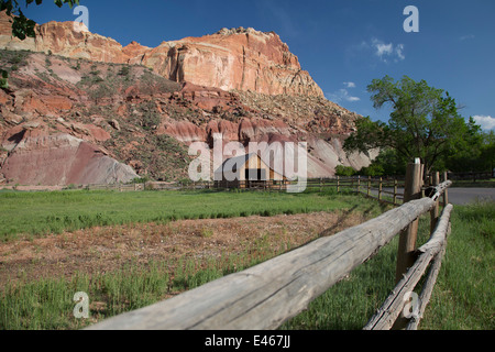 Torrey, Utah - La grange de la propriété familiale Gifford Fruita Vallée de Capitol Reef National Park. Banque D'Images