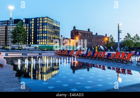 Fontaine couleur Lights Grenier Square Kings Cross Londres UK Banque D'Images