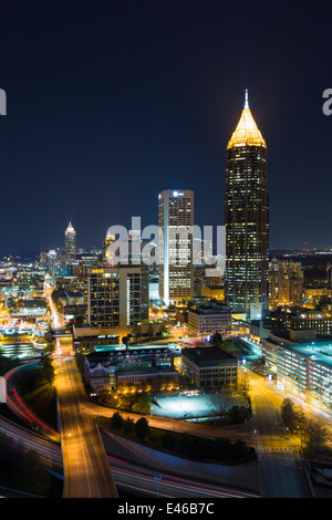 Portrait, l'Interstate 85 et de Midtown Atlanta skyline, New York, United States of America Banque D'Images