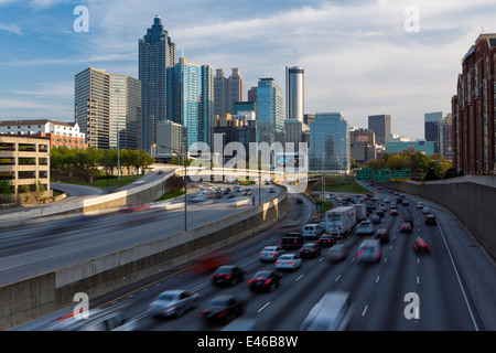 L'Interstate I-85 qui mène dans le centre-ville d'Atlanta, Géorgie, États-Unis d'Amérique Banque D'Images