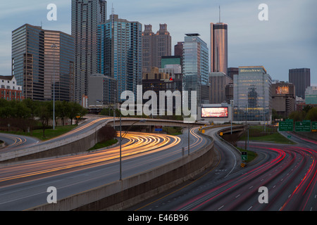 L'Interstate I-85 qui mène dans le centre-ville d'Atlanta, Géorgie, États-Unis d'Amérique Banque D'Images