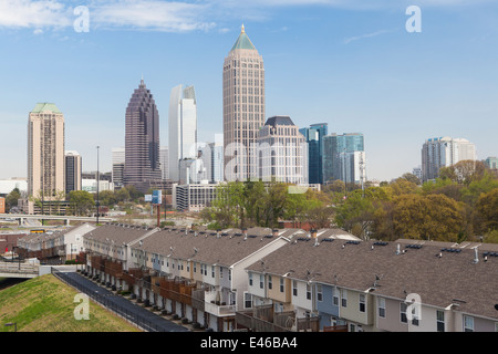 Les immeubles à appartements et sur les toits de la ville, Atlanta, Georgia, USA Banque D'Images