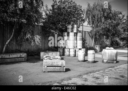 Photographie en noir et blanc. Le silence en vrac (1996) L'art public, Salford Quays, Trafford, Manchester UK Banque D'Images