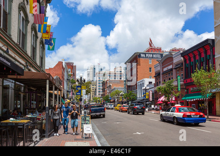 La 5ème Avenue dans le quartier historique de Gaslamp du centre-ville de San Diego, Californie, USA Banque D'Images