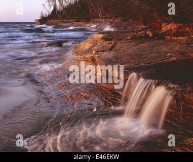 Plage mineurs Falls & Waves Banque D'Images