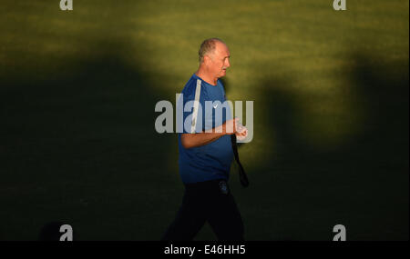 Fortaleza, Brésil. 3 juillet, 2014. L'entraîneur du Brésil Luiz Felipe Scolari est vu dans une session de formation à Fortaleza, Brésil, le 3 juillet 2014. © Li Ga/Xinhua/Alamy Live News Banque D'Images