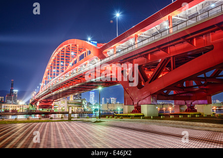 Kobe, Japon à Port Island Bridge. Banque D'Images