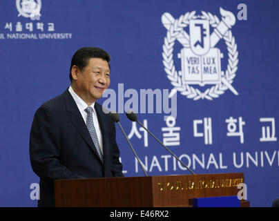 Séoul, Corée du Sud. 4 juillet, 2014. Le président chinois Xi Jinping prononce un discours à l'Université nationale de Séoul à Séoul, capitale de Corée du Sud, le 4 juillet 2014. © Lan Hongguang/Xinhua/Alamy Live News Banque D'Images
