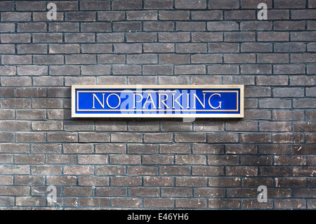 Aucun stationnement écrit sur un mur Banque D'Images