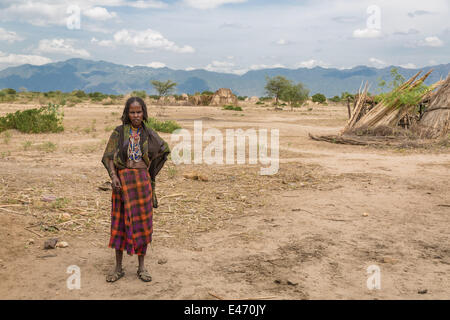 La tribu Erbore est une petite tribu qui vit dans la région du sud-ouest de la vallée de l'Omo le 17 mai 2014 Banque D'Images