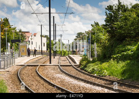 L'arrêt de tramway Sandilands Tramlink sur le système de Croydon, Londres, Angleterre le 10 juin 2014. Banque D'Images