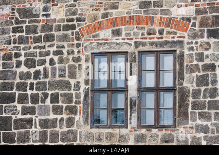 Dans la fenêtre de l'ancien château de la ville médiévale Quedlingburg, Allemagne Banque D'Images