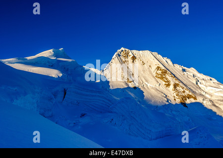 Lever du soleil sur le nevado Quitaraju Banque D'Images