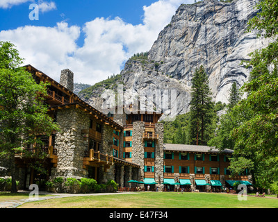 L'arrière de l'hôtel Ahwahnee, vallée de Yosemite, Yosemite National Park, la Sierra Nevada, la Californie du Nord, USA Banque D'Images