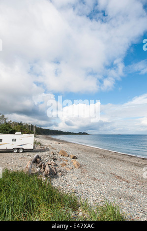 Caravane caravane Parc Provincial Naikoon Agate Beach, l'archipel Haida Gwaii, en Colombie-Britannique, Canada. Banque D'Images