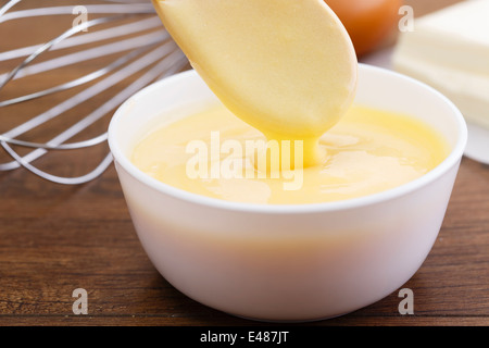 Sauce hollandaise Banque D'Images