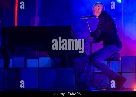 3 juillet 2014 - Milwaukee, Wisconsin, États-Unis - Musicien ISSAC SLADE, de la bande de la Mêlée exécute live au Festival de musique Summerfest 2014 à Milwaukee (Wisconsin Image Crédit : © Daniel DeSlover/Zuma sur le fil) Banque D'Images