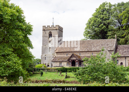 St Michael et Tous les Anges à Lyonshall, Herefordshire, Angleterre. L'église du village avec cimetière. Banque D'Images