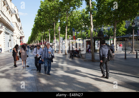 L'Avenue des Champs-Élysées, Paris, France. Banque D'Images