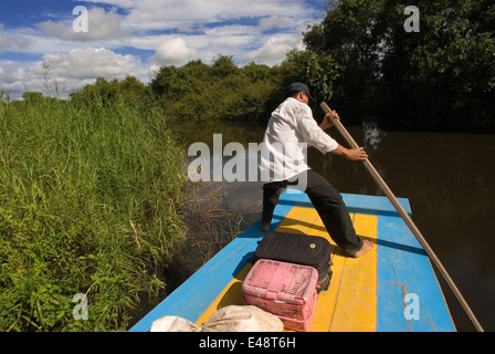 Bateaux sur la rivière Sangker. Voyage de Battambang à Pgei Reap. Le trajet en bateau entre Siem Reap et Battambang vous offrir beaucoup Banque D'Images