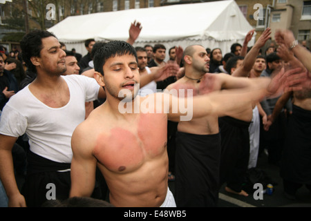 Deuil chiite au cours de la 10ème Mouharram dans Tooting le sud de Londres Banque D'Images