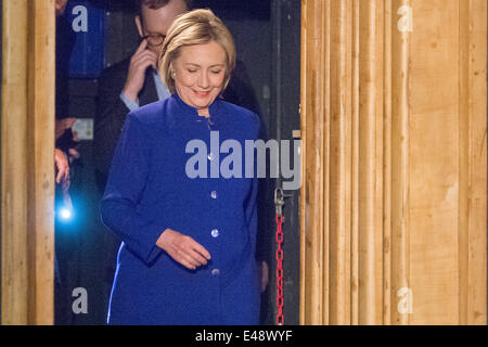 Berlin, Allemagne. 6 juillet, 2014. L'ex-secrétaire d'État américaine Hillary Clinton présente son autobiographie "Choix difficiles' à Berlin, Allemagne, 6 juillet 2014. Photo : Maurizio Gambarini/dpa/Alamy Live News Banque D'Images