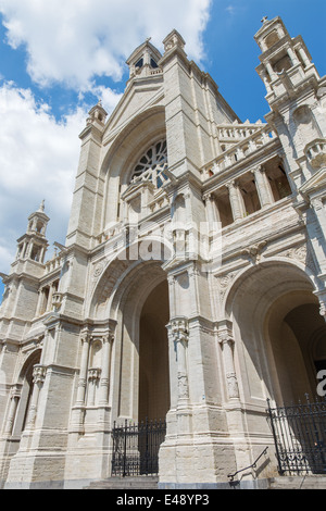 Bruxelles, Belgique - 15 juin 2014 : portail néo-gothique de l'église de Saint Catharine. Banque D'Images