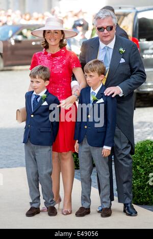 Rome, Italie. 5 juillet, 2014. Le Prince Laurent, la Princesse Claire, le Prince Nicolas et Prince Aymeric de Belgique arrivent pour le mariage de Prince Amedeo Belge et Lili Rosboch à la basilique Santa Maria in Trastevere à Rome, Italie, 5 juillet 2014. Photo : Patrick van Katwijk/Pays-Bas ET FRANCE OUT -AUCUN SERVICE DE FIL-/dpa/Alamy Live News Banque D'Images