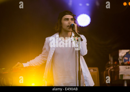 Gabriel de Winterfield Jagwar Ma live au festival de Glastonbury 2014 Banque D'Images