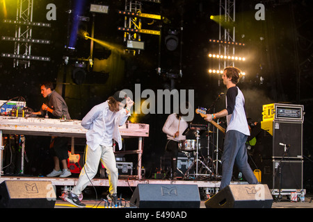 Jono Ma, Jack Freeman, Gabriel de Winterfield Jagwar Ma live au festival de Glastonbury 2014 Banque D'Images