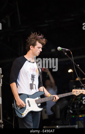 Jack Freeman de Jagwar Ma live au festival de Glastonbury 2014 Banque D'Images