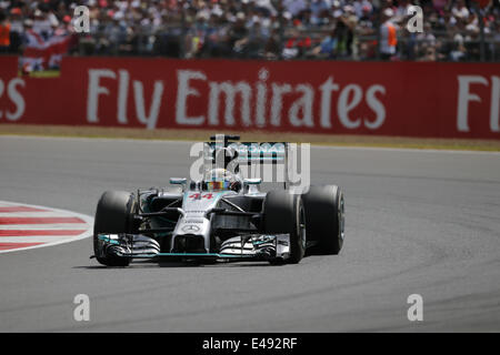 Silverstone, UK. 6 juillet, 2014. Lewis Hamilton de Grande-Bretagne et Mercedes AMG Petronas F1 Team durs lors de la Grand Prix de Grande-Bretagne de Formule 1 2014 au circuit de Silverstone en Towcester, Royaume-Uni. Credit : James/Gasperotti ZUMA Wire/Alamy Live News Banque D'Images