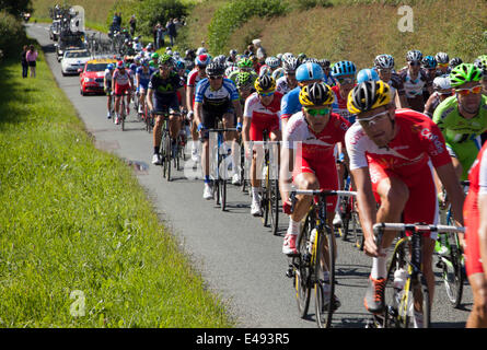 West Tanfield, UK. 05 juillet, 2014. Le Tour de France approche Pelaton West Tanfield, N Yorkshire Crédit : Paul Shawcross/Alamy Live News Banque D'Images