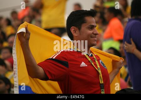 Du monde de la FIFA, Brésil 2014. Ventilateur à colombien dans les quarts de Maracanã match France 0-1 Allemagne. Rio de Janeiro, Brésil, 4 juillet 2014. Banque D'Images