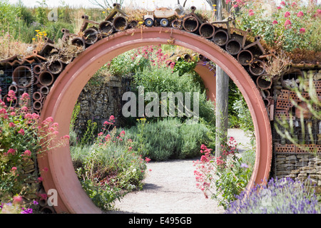 Dans le Pot de fleurs au monde futur projet Banque D'Images