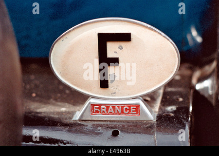 AJAXNETPHOTO. TRIEL FRANCE. OLD NATIONAL I.D. Plaque d'AUTOMOBILE. PHOTO:JONATHAN EASTLAND/AJAX REF : 6994 O2 2 Banque D'Images