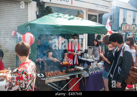 Oxford, UK. Le 06 juillet, 2014. Artistes au Cowley Road Carnaval, Oxford, UK Crédit : Stanislav Halcin/Alamy Live News Banque D'Images