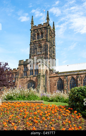 Collégiale St Peters & Gardens Wolverhampton West Midlands UK Banque D'Images